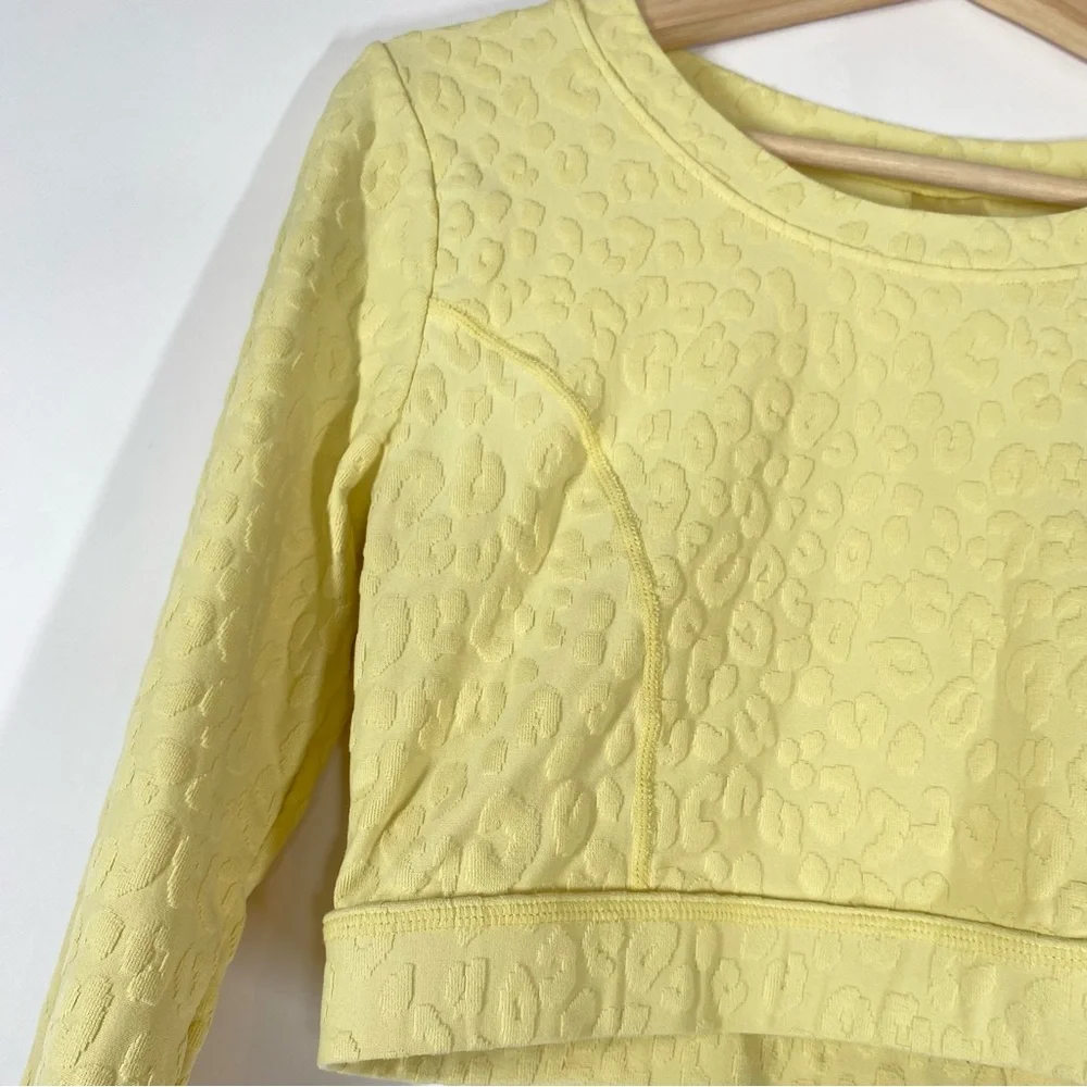 Mono B Butter Yellow Leopard Jacquard Long Sleeve Workout Crop Top Size L